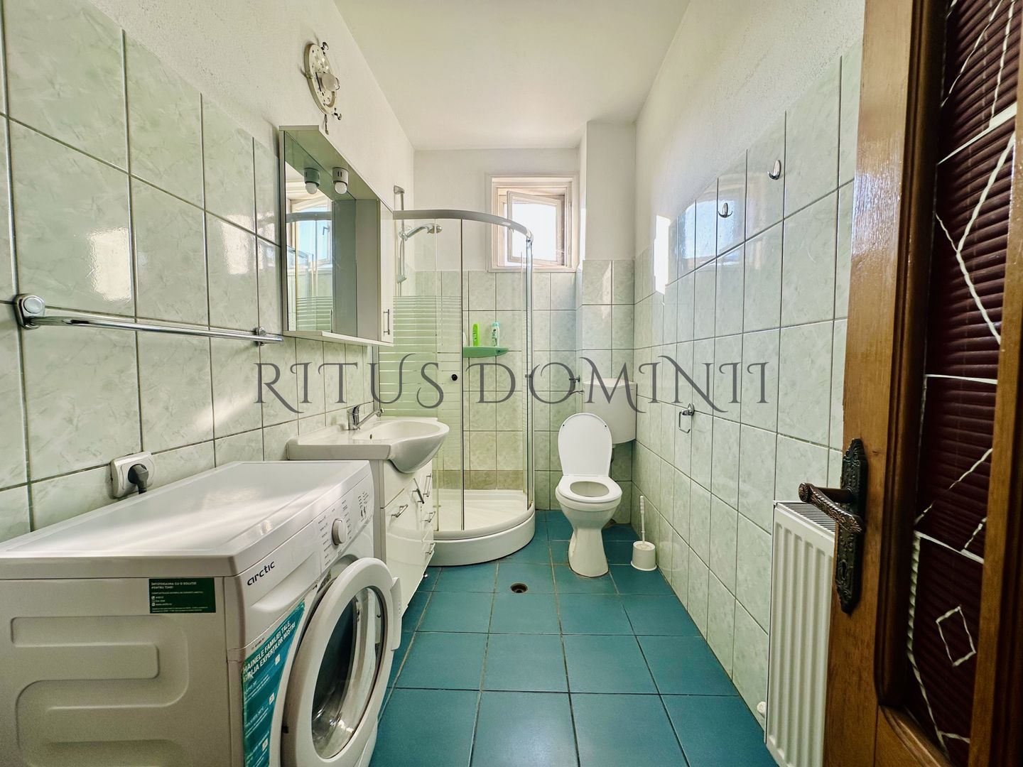 Apartament pentru 17 muncitori la Casa, Nufarul - Poză 9