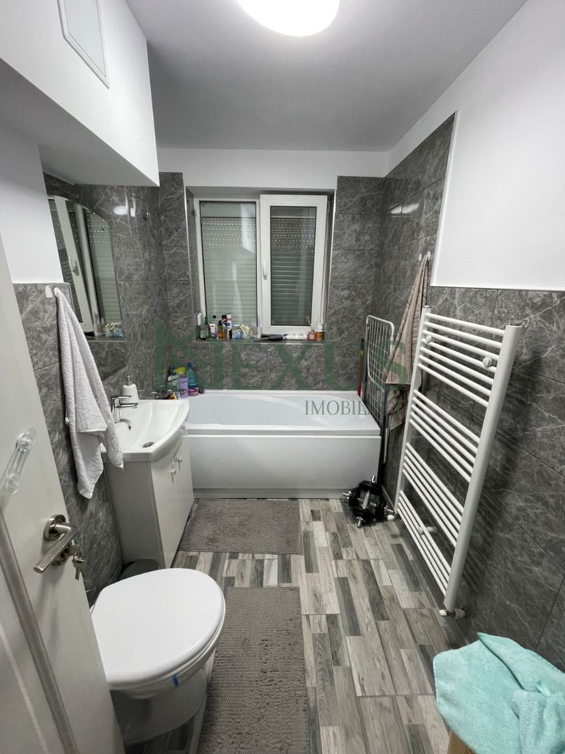 Apartament cu 2 camere, renovat complet, str.Libertății, Moinesti - Poză 5