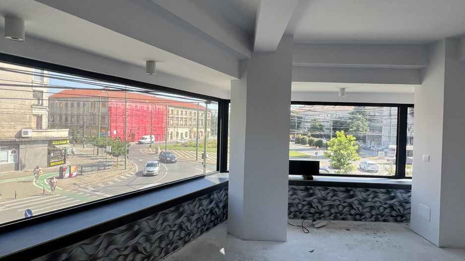 SAD CU VEDERE PANORAMICA - Poză 12