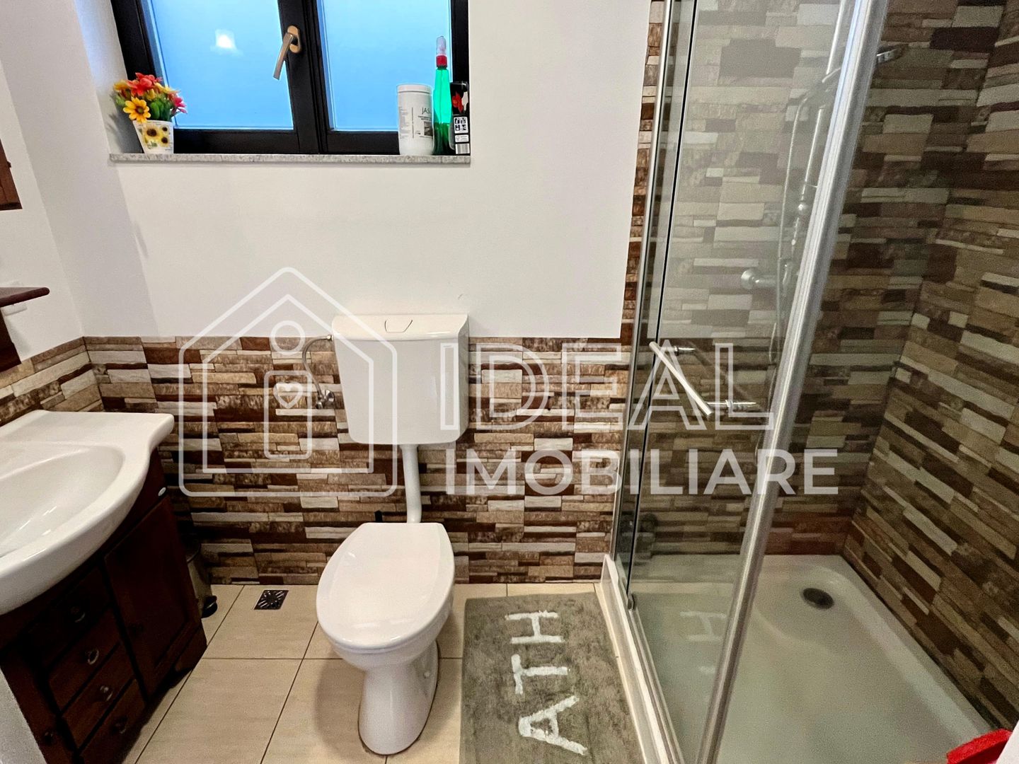 Casă individuală cu 5 camere și curte proprie - în Cisnădioara - Poză 14