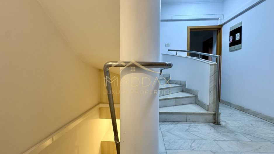 Vila centrala cu 13 camere *460mpu* + garaj // Dorobanți - Poză 27