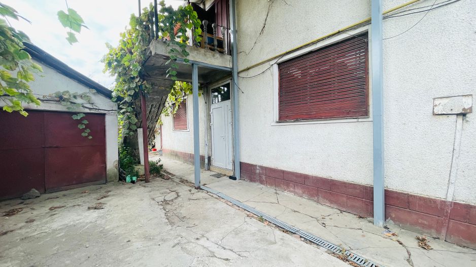 Casa spatioasa cu teren 739 mp in zona Mehala - Poză 24