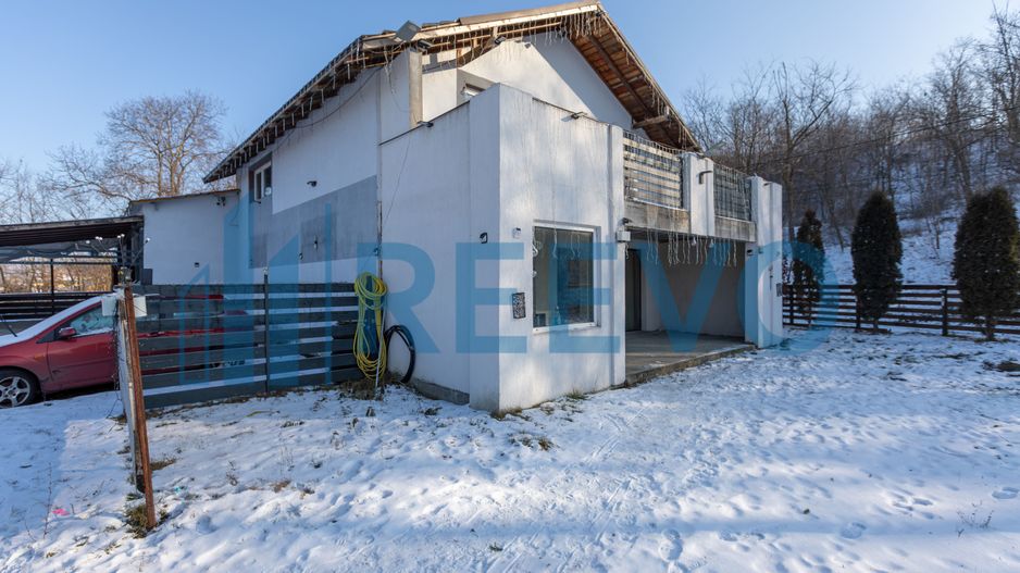 Proprietate cu casa si spatiu comercial+teren 4060 mp Bahna - Poză 32