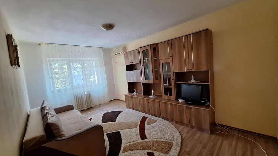 🏛️ De închiriat 2 camere, Micro 20, 350 euro/luna - Poză 2