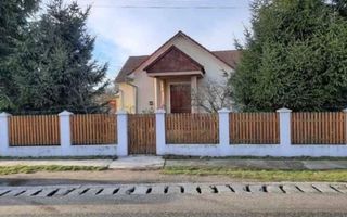 Vand casa in Acas judetul Satu Mare 136 mp si teren 710 mp - Poză 5