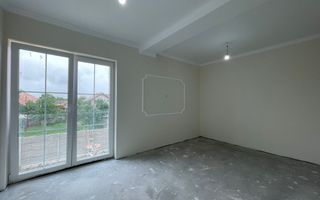 Duplex desparțit - 5 camere și 3 băi- Moșnița Nouă - Poză 13