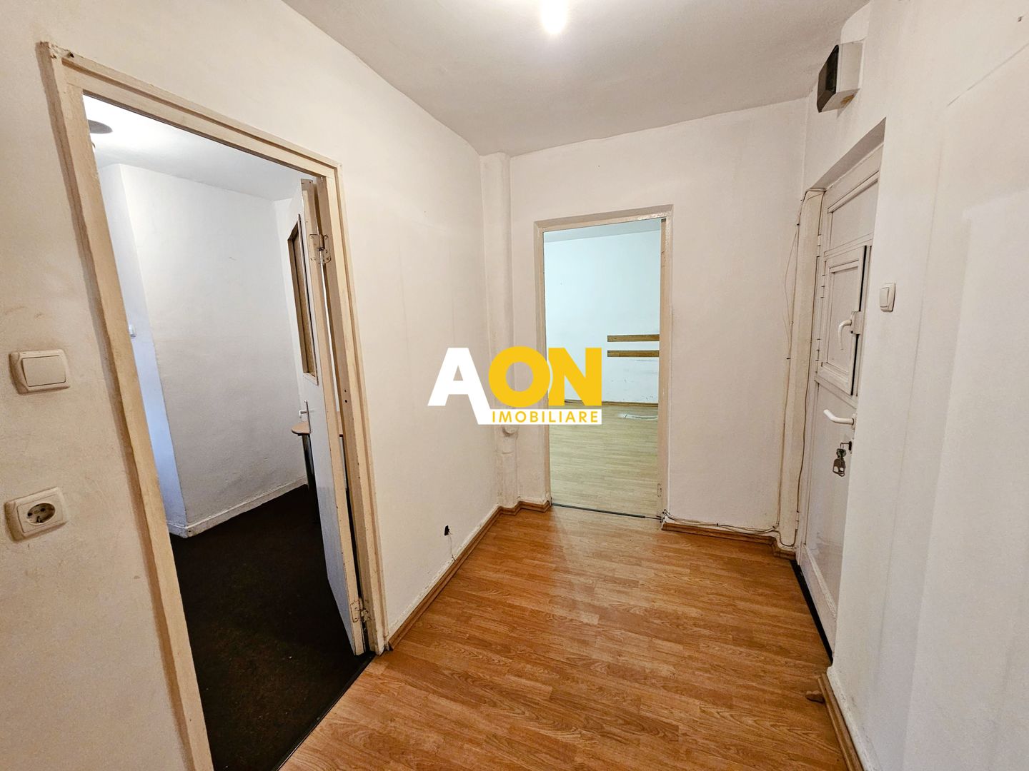 Apartament 2 camere, decomandat, 50 mp utili, Cetate - Poză 2