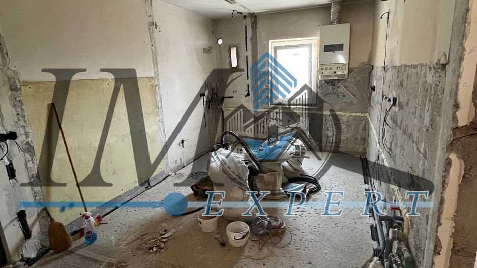 Apartament semi renovat de vânzare in Sebeș - Poză 5