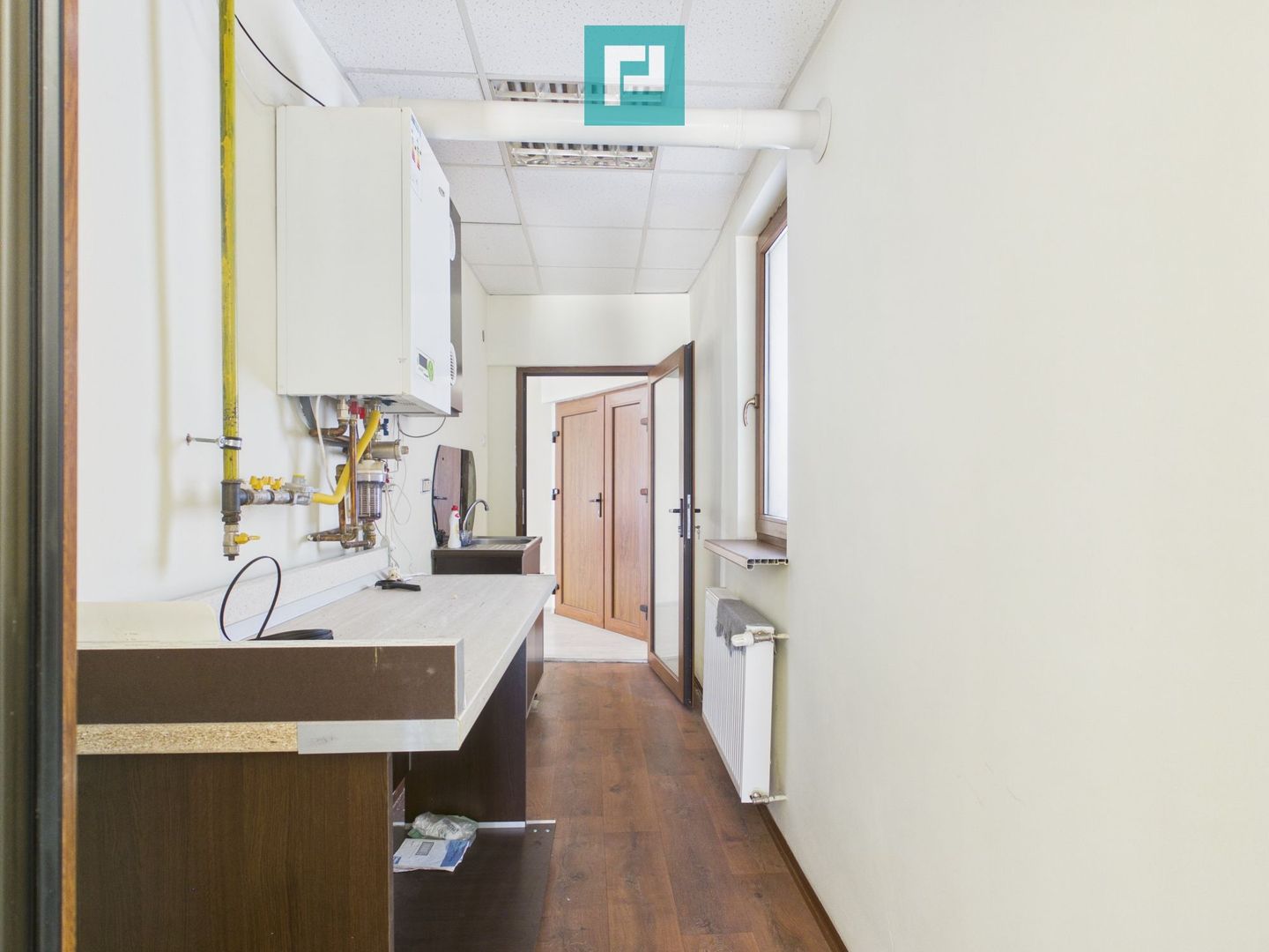 Spațiu central birou/locuință – Str. Primăriei - Poză 13