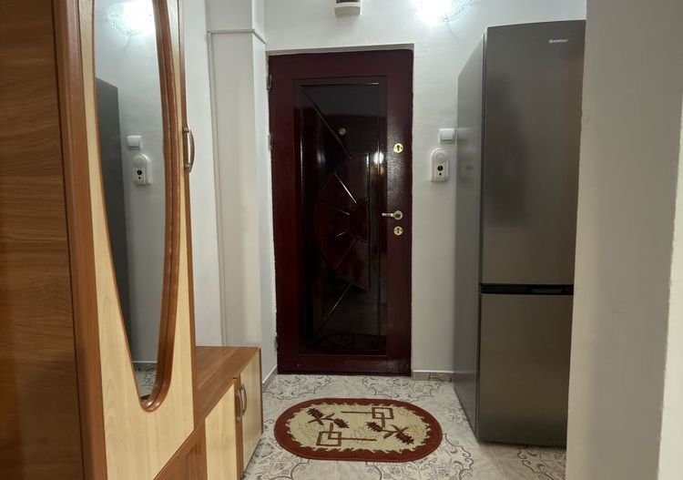 De inchiriat apartament 2 camere, renovat , Micro 40, et.1, 1500 lei - Poză 5