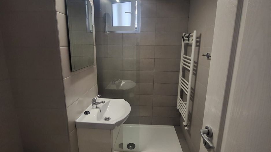 APARTAMENT CU 2 CAMERE DE INCHIRIAT IN ZONA ARNSBERG LA 310EURO - Poză 6