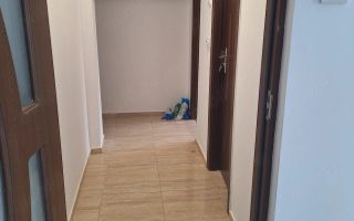 Apartament de vânzare cu 3 camere, nedecomandat, zona Alexandru cel Bun, Iași - Poză 1