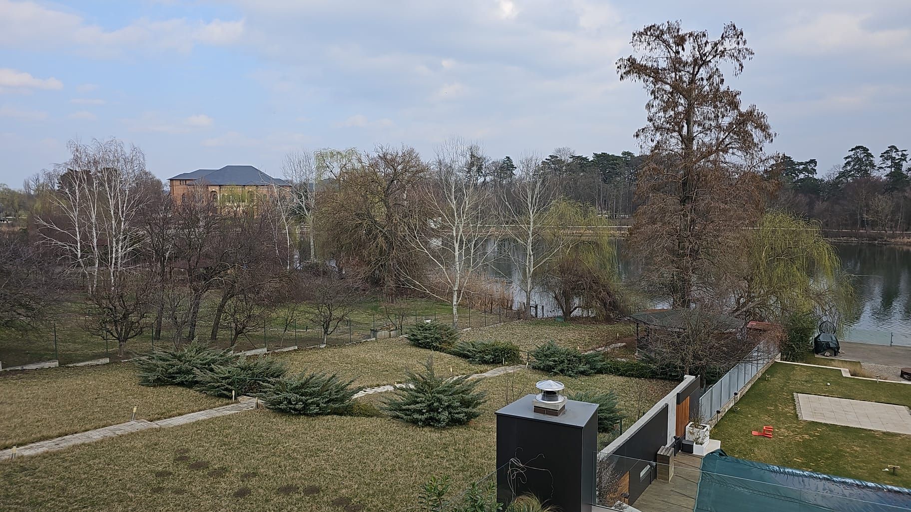 Vila superba în Mogoșoaia cu deschidere la lac - Poză 3