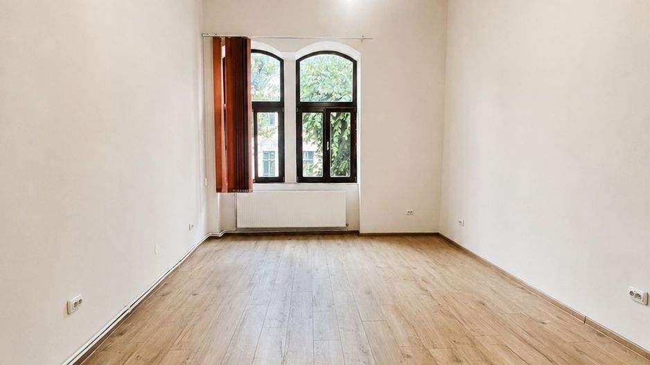 Apartament Ultracentral, renovat, etajul 1, centrala pe gaz - Poză 3
