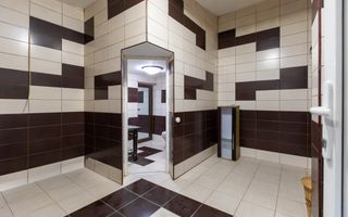 Clădire și teren de investiție, central Roman - Poză 37