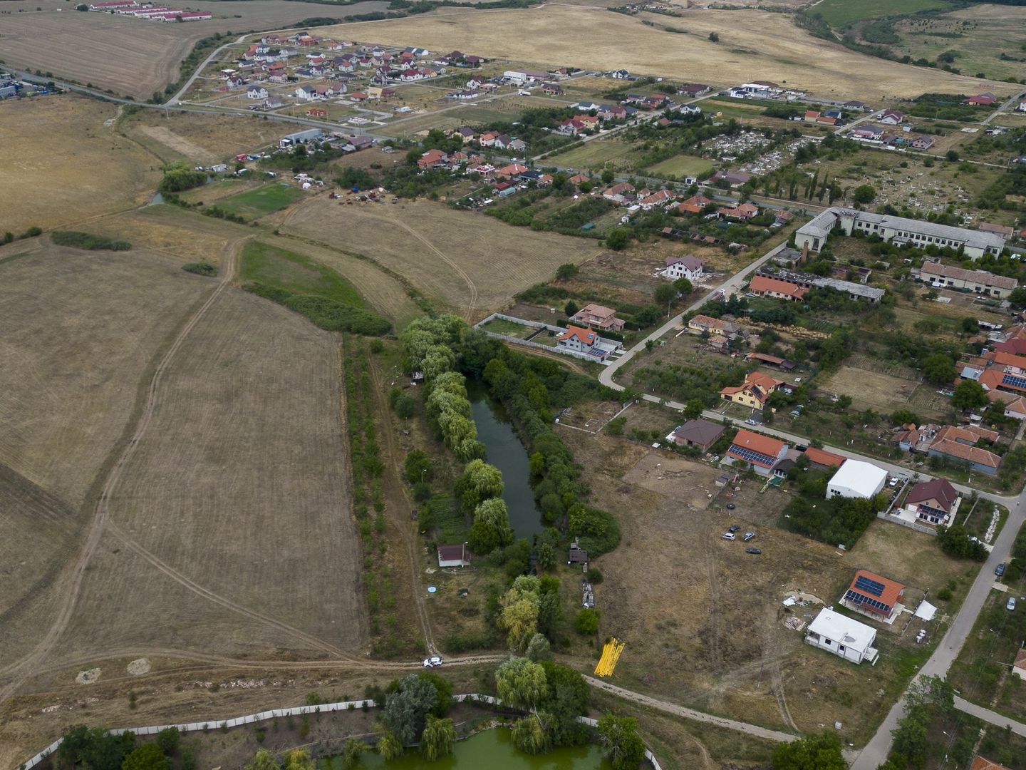 Teren de 7900 mp cu baltă de pescuit în Frumușeni - Poză 13
