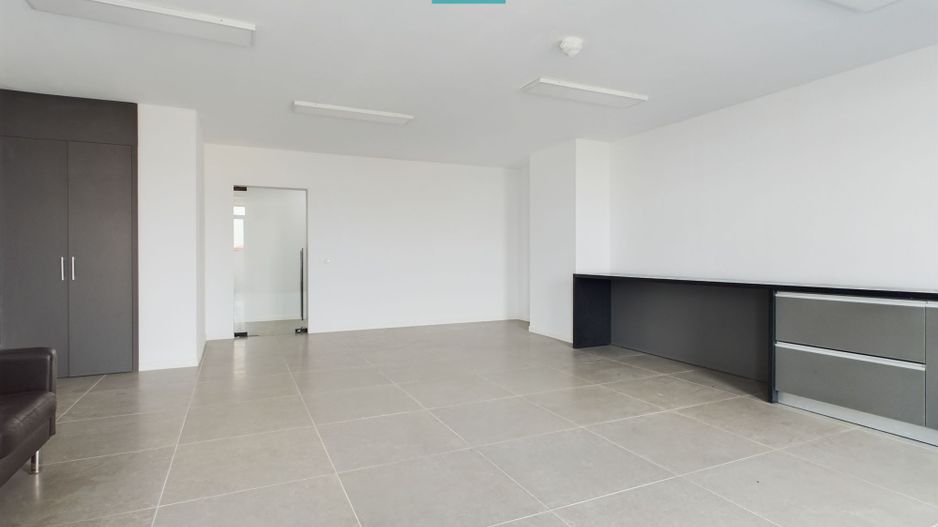 Sediul Dvs. de Afaceri Modern în Complexul PLAZA - Poză 2