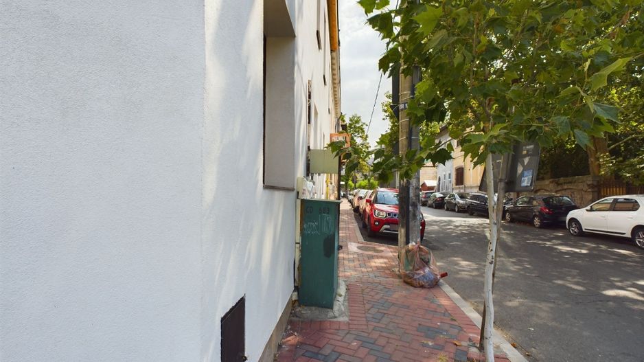 Casa individuala la 6 minute de Piata Unirii - Poză 17