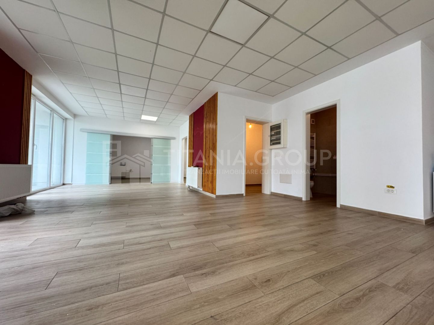 Spațiu comercial Kasper Coresi 100 mp, terasă 35mp - Poză 10