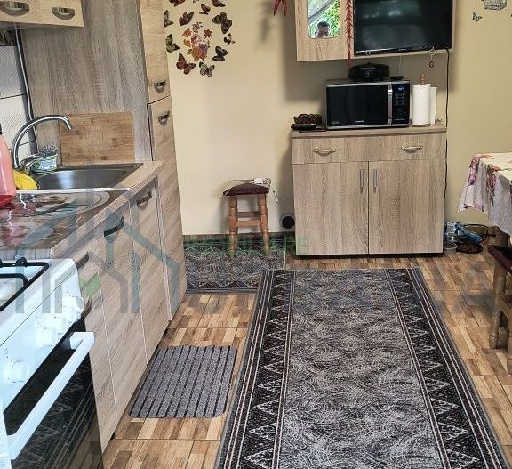 Vând apartament cu 3 camere - Poză 2