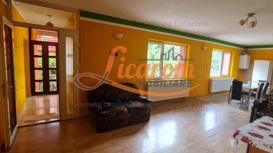 Casa individuala cu 2 apartamente, 6 camere,teren 403 mp,ASTRA. - Poză 9