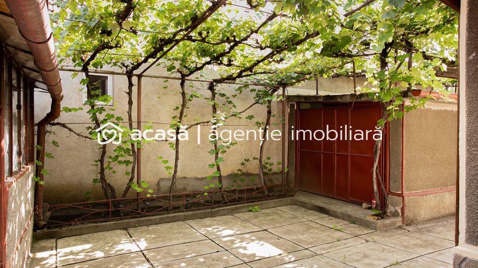 Rezervat Casa din caramida cu teren generos in Gradiste - Poză 5