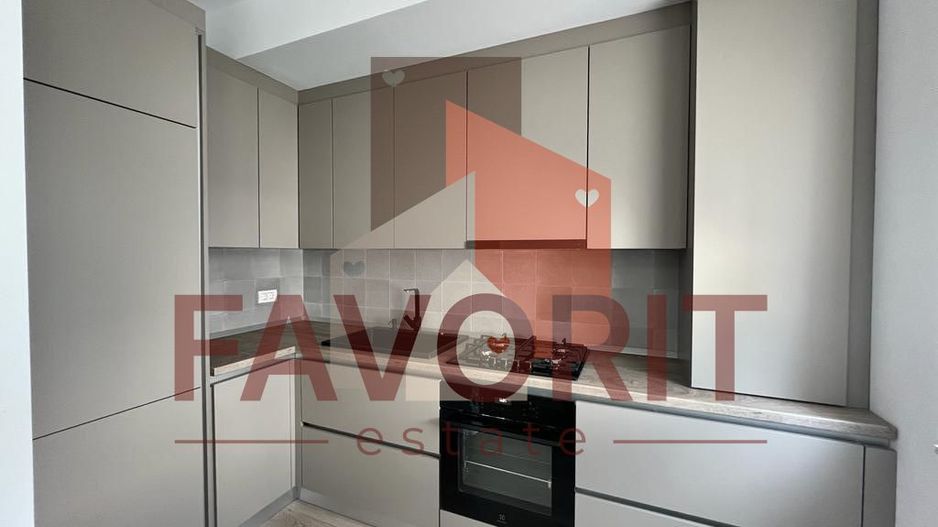 Mobilat si utilat. Vedere la padure. Parcare cu bariera - Poză 5