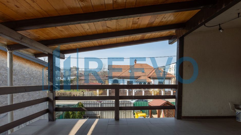 Clădire și teren de investiție, central Roman - Poză 46