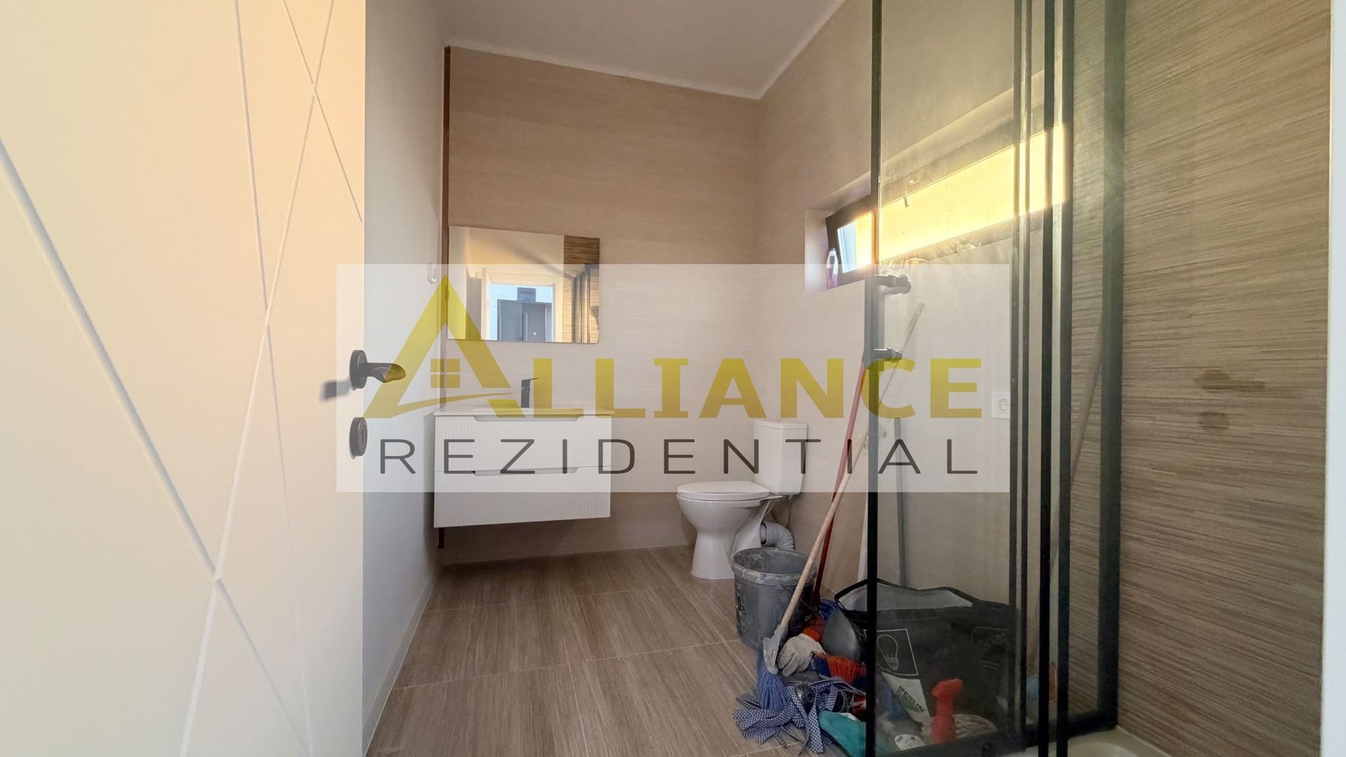 Casa moderna cu 3 camere, 2 bai si teren de 375 mp, aproape de STB - Poză 13