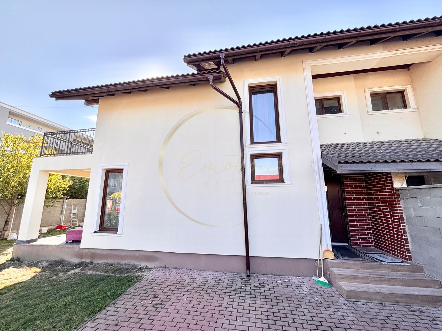 1/2 Duplex - Giroc - zona Planetelor - 4 camere | Poarta electrica - Poză 8