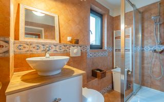 Casă individuală cu 7 camere lângă AFI Mall, ideală pentru birouri sau locuință - Poză 20