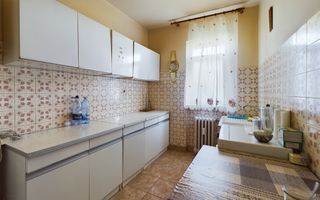 Apartament clasic cu 2 camere în Grădiște - Poză 4