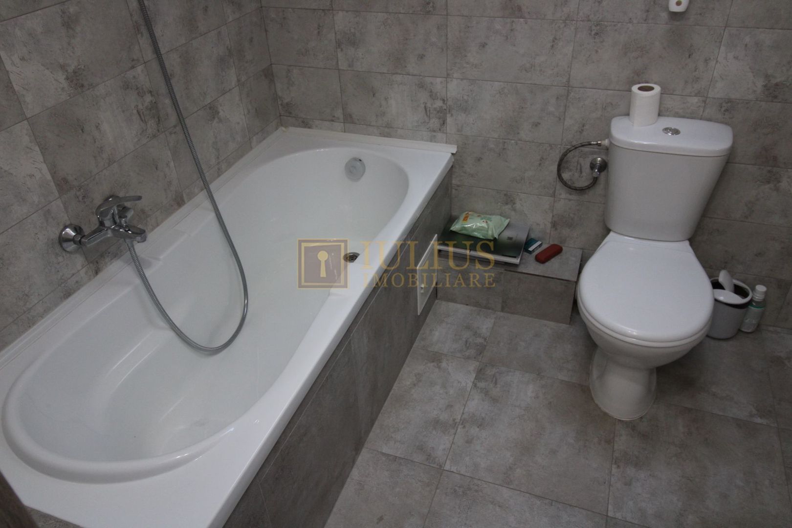 3 camere,  Giroc, la 10 min de Spitalul Judetean, loc parcare inclus - Poză 7