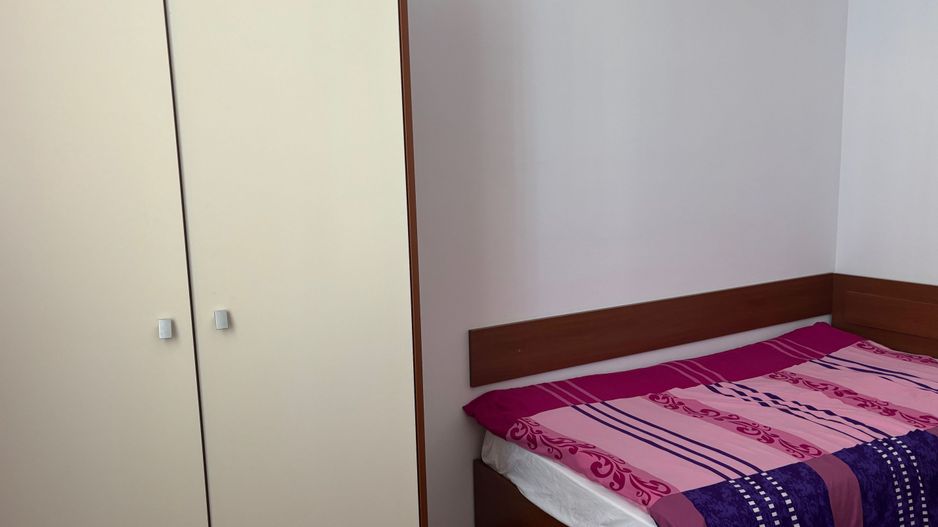 Apartament mobilat cu parcare subterana si lift - Poză 13