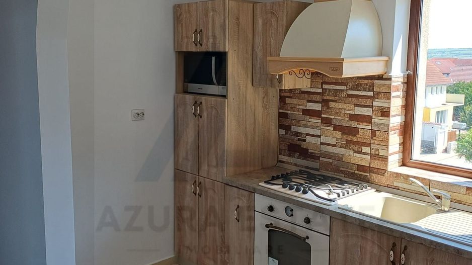 Apartament cu 3 camere la etaj 2 si balcon inchis 14.55 mp in Selimbar - Poză 1