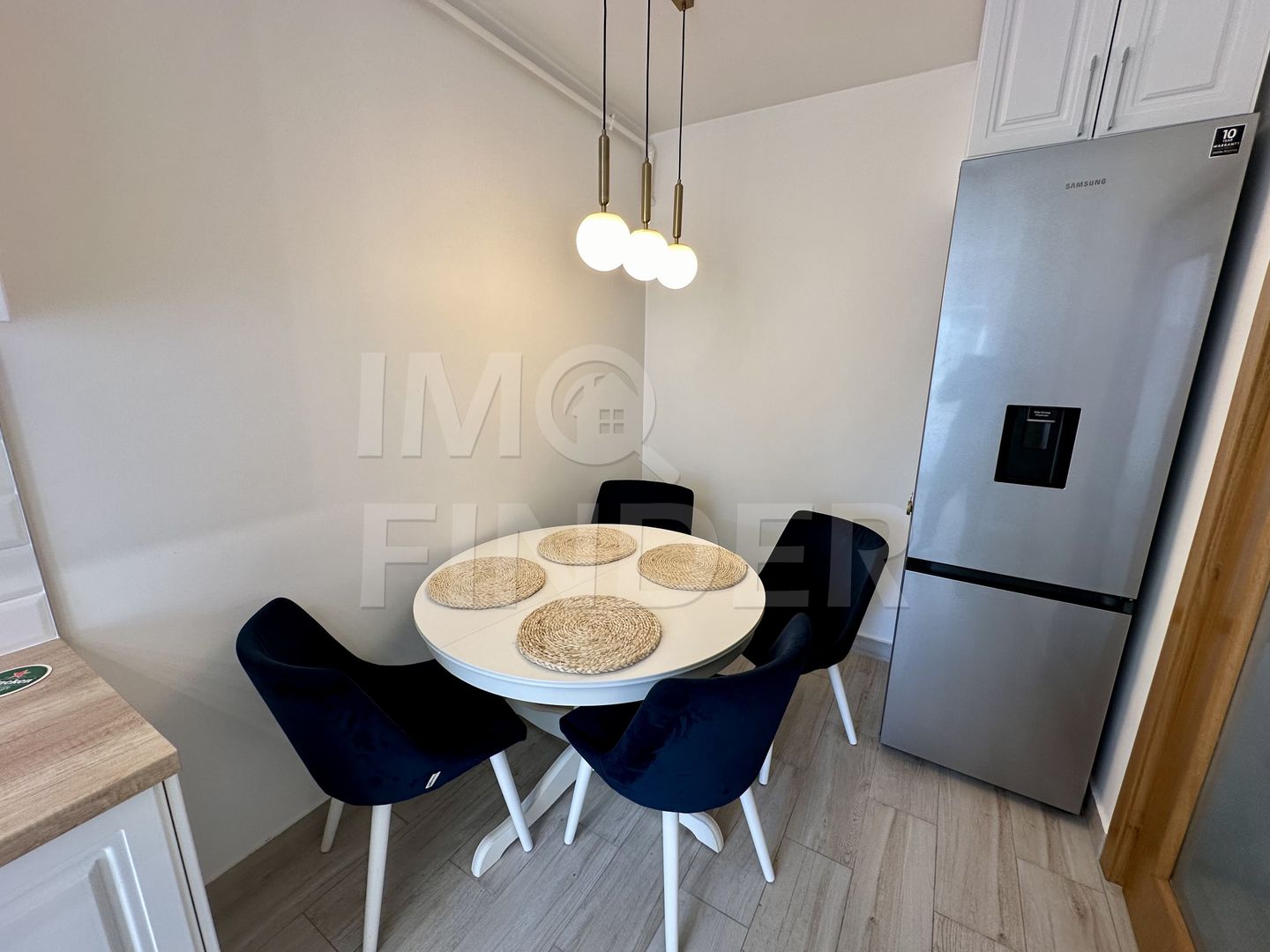 Vânzare  apartament 4 camere Buna Ziua, garaj, beci, parter inalt - Poză 7