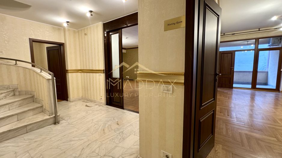 Vila centrala cu 13 camere *460mpu* + garaj // Dorobanți - Poză 9