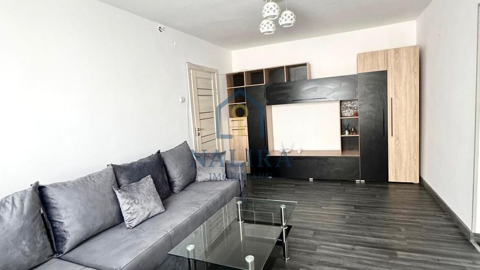 Apartament 3 camere de vanzare - Traian - Etaj intermediar - Poză 3