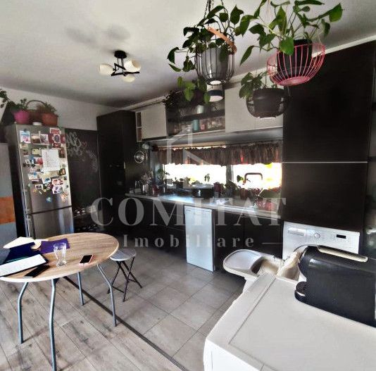 Apartament 3 camere | etaj intermediar | Zona Teilor - Poză 2