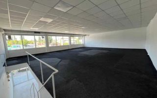 Spatiu comercial de inchiriat 240 mp in Bdul Timisoara. - Poză 3