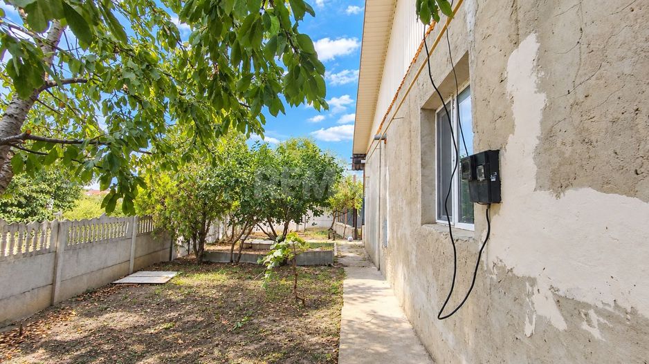 CASĂ DE VÂNZARE – 80 m² | 2 CAMERE + LIVING | 13 ARI | RUSENI ANENI NOI - Poză 3