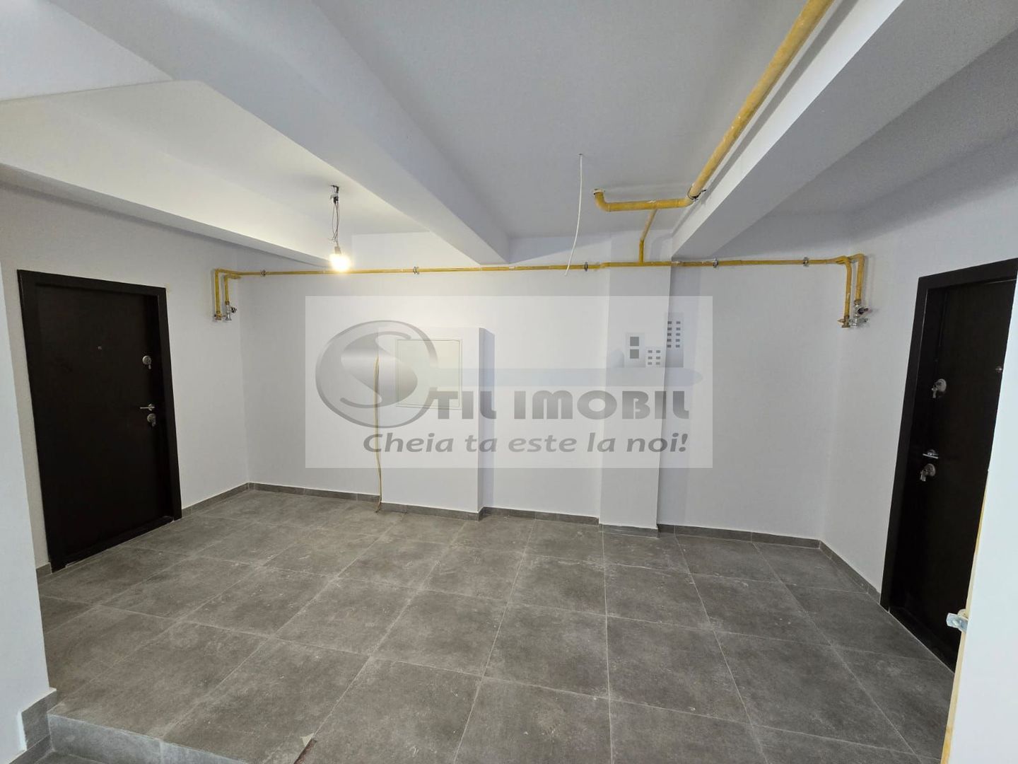Apartament 1 camera  36.45 m--finalizare noiembrie 53.900 Euro - Poză 1