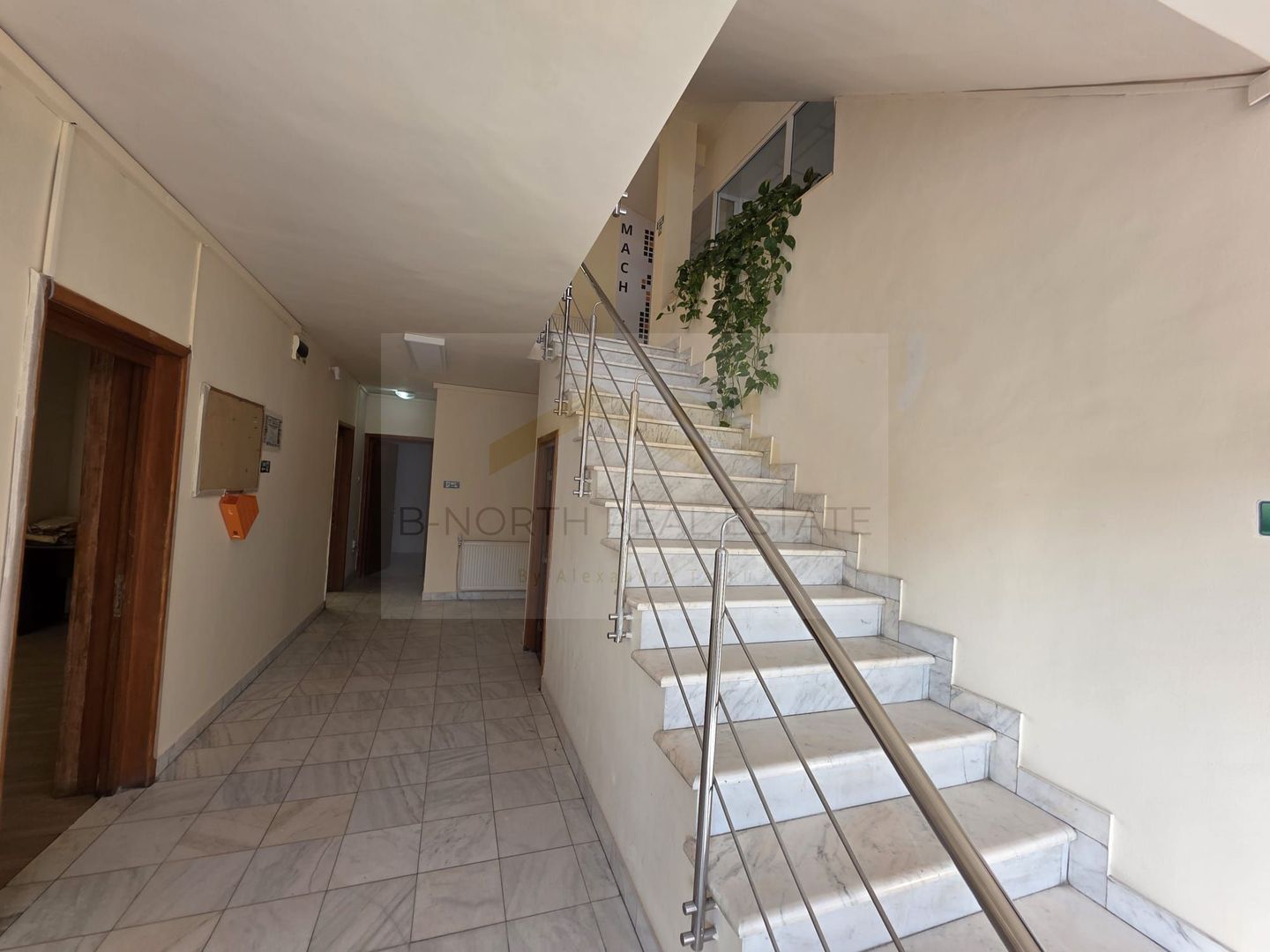 Clădiri de birouri de închiriat Sector 4 – 1.100 mp, vizibilitate stradală - Poză 22