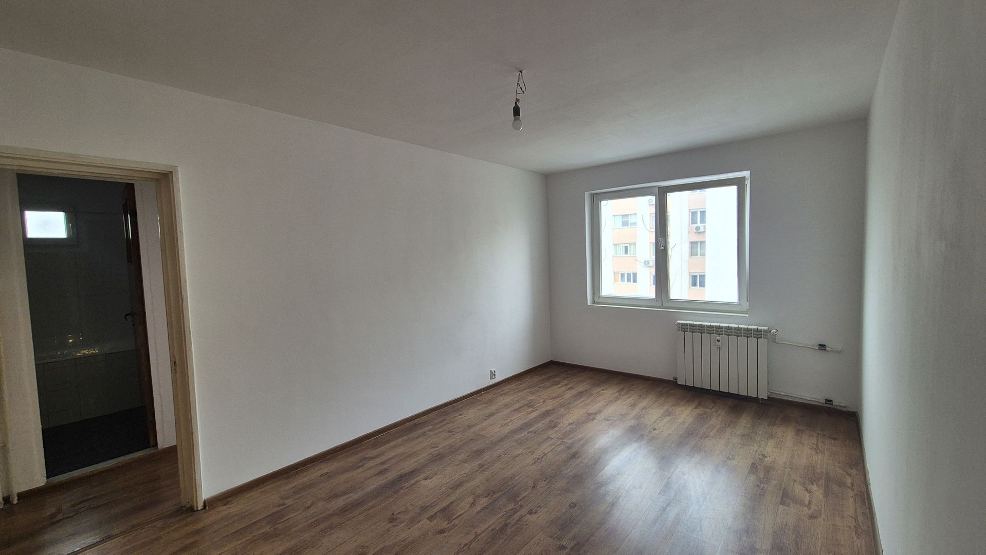 Apartament cu 3 camere 70,55 mp, bloc an 1980- Gorjului - Poză 1