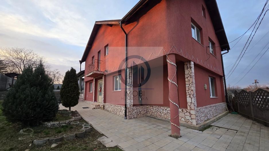 Casa moderna cu etaj si piscina, terasa si teren 700 mp – Simeria, HD - Poză 3