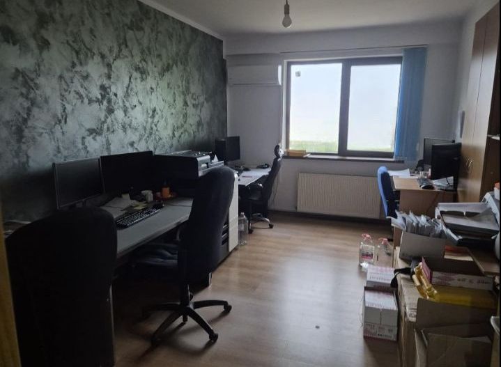 Apartament 2 camere decomandat etaj 2 Cetate 2 balcoane 62 mp. - Poză 1