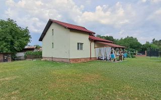 Floresti - Stoenesti, Jud. Giurgiu, vila + garaj + beci, teren 1400 mp - Poză 4