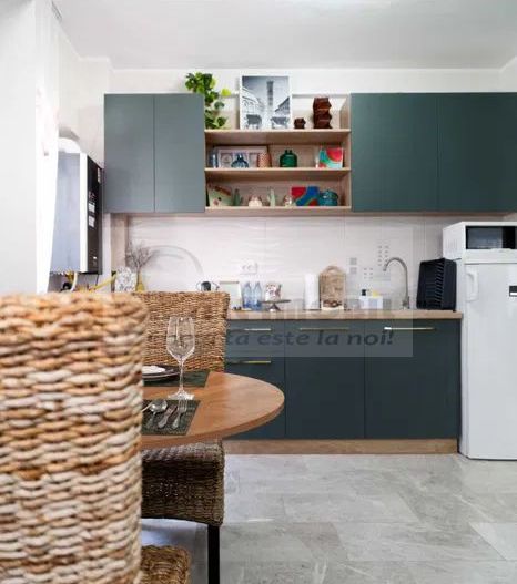 2 cam SD Royal Town, 56 mp, 2 balcoane, parcare, mobilat ,169.000 € - Poză 6