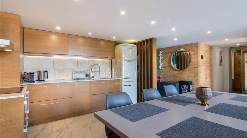 ?** Apartament superb pe doua niveluri Ultrafinisat Semicentral ** - Poză 8