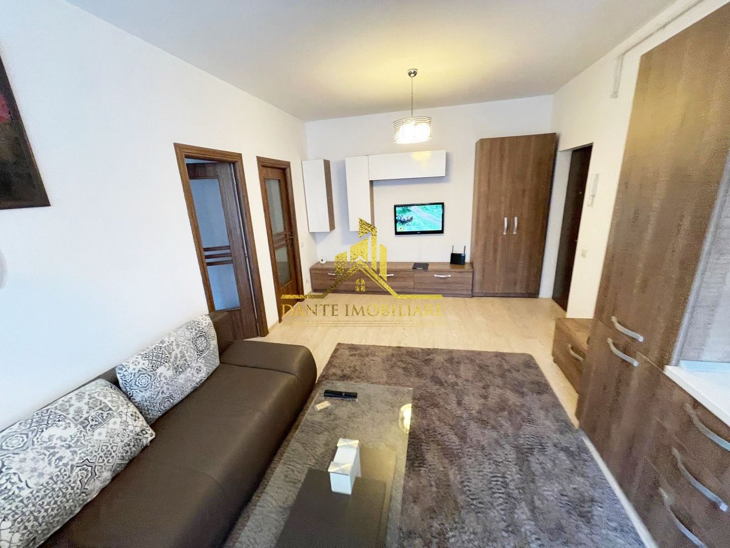 2 camere, semidecomandat, mobilat modern, bloc nou, balcon, Centru - Poză 10